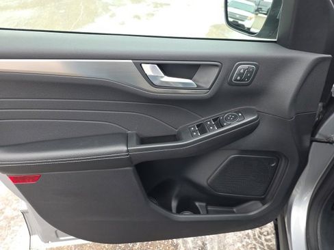 Used 2022 Ford Escape Titanium w/ Class II Trailer Tow Package image 16