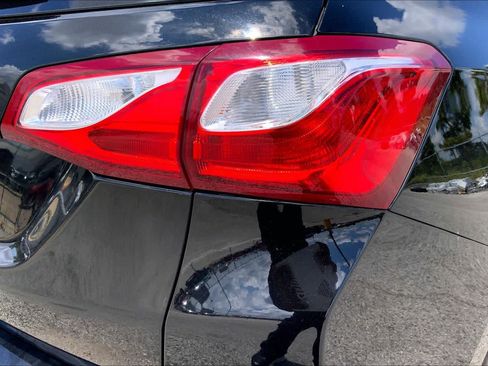 Used 2019 Chevrolet Equinox LS w/ LS Convenience Package FWD image 30