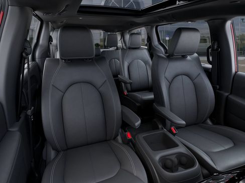 New 2026 Chrysler Pacifica Select AWD/4WD image 17
