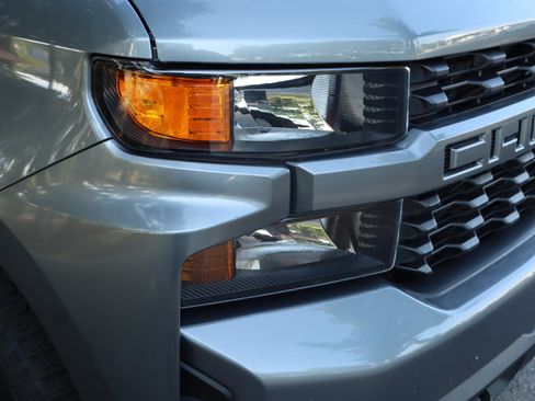 Used 2022 Chevrolet Silverado 1500 Custom w/ Safety Confidence Package AWD/4WD image 13