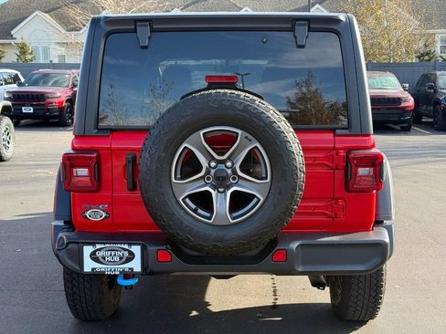 Used 2022 Jeep Wrangler Unlimited Rubicon 4xe w/ Cold Weather Group AWD/4WD image 5
