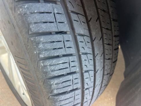 Used 2015 Ford Taurus SEL FWD image 7