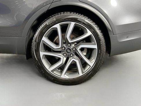 Certified 2025 Land Rover Discovery S AWD/4WD image 34