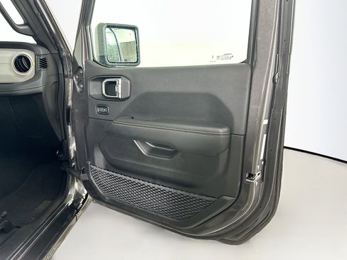 Used 2025 Jeep Wrangler Sahara w/ Safety Group image 30