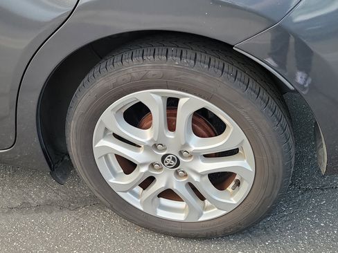 Used 2017 Toyota Yaris iA FWD image 4