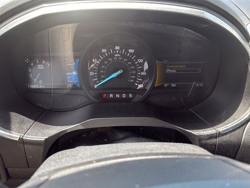 Used 2019 Ford Edge Titanium FWD image 3