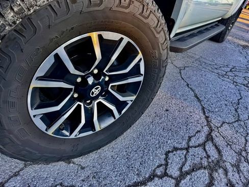 Used 2021 Toyota Tacoma TRD Sport AWD/4WD image 9