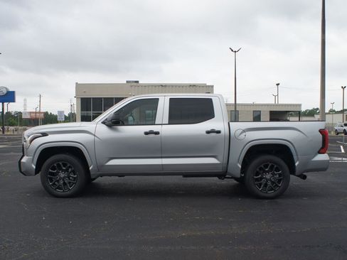 Used 2025 Toyota Tundra SR w/ SR Tow Package AWD/4WD image 11