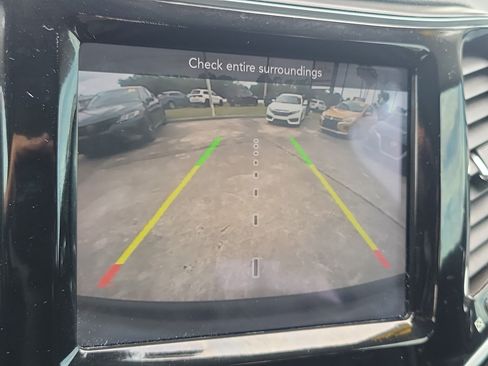 Used 2021 Jeep Cherokee Limited FWD image 23