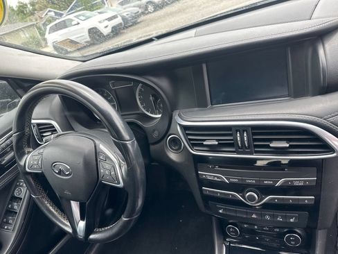Used 2018 INFINITI QX30 Premium w/ Navigation Package AWD/4WD image 29