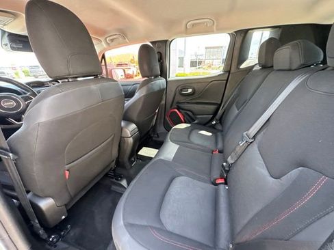 Used 2016 Jeep Renegade Trailhawk AWD/4WD image 13
