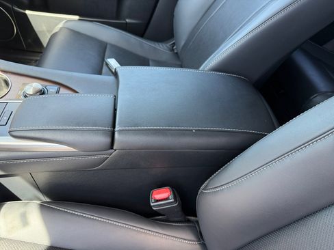 Used 2022 Lexus RX 350L Premium w/ Premium Package image 14