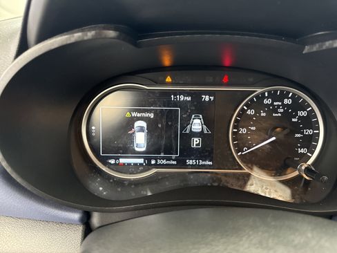 Used 2023 Nissan Versa SV image 10