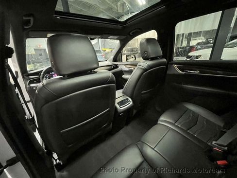 Used 2024 Cadillac XT6 Sport w/ LPO, ONYX Package image 22