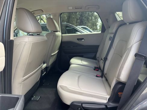 Used 2026 Nissan Pathfinder SL FWD image 41