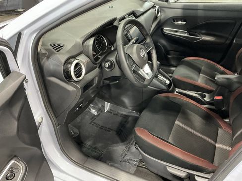 Used 2023 Nissan Versa SR w/ Trunk Package image 3