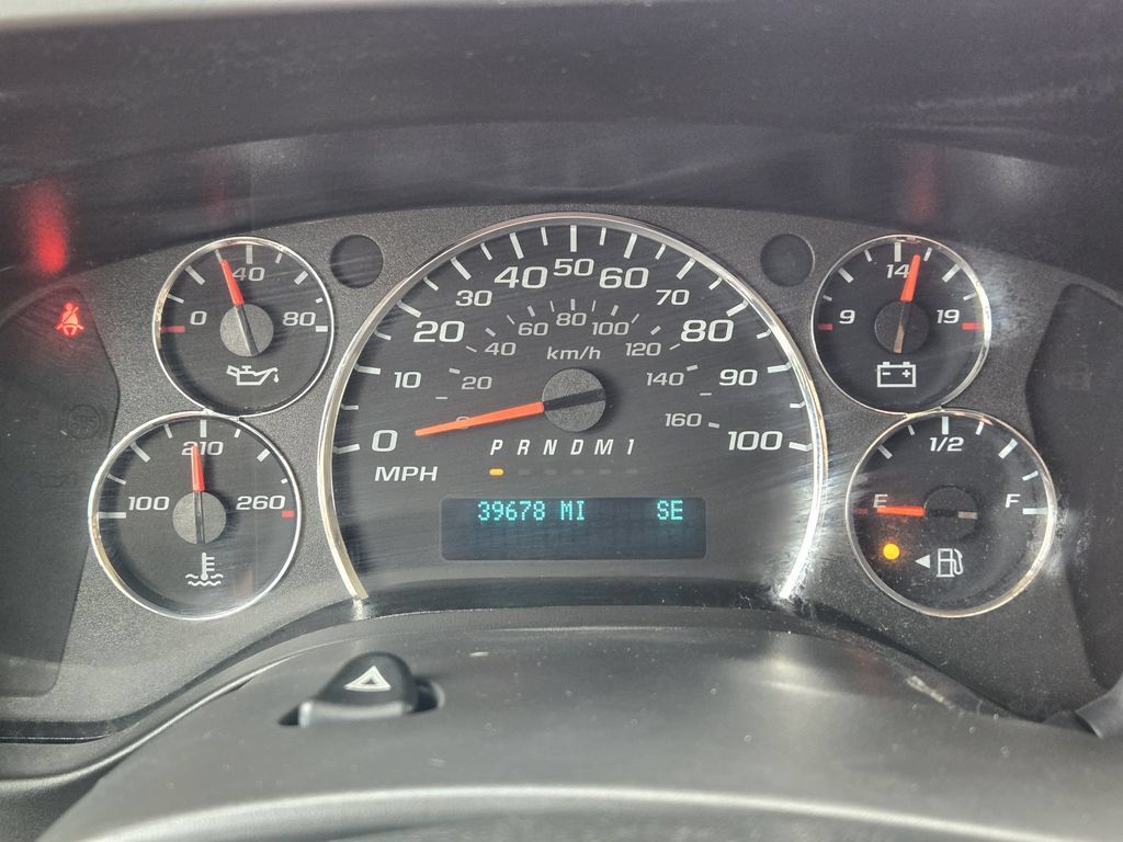Used 2020 Chevrolet Express 2500 w/ Communications Package RWD image 16