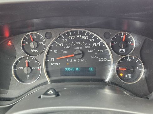 Used 2020 Chevrolet Express 2500 w/ Communications Package RWD image 16