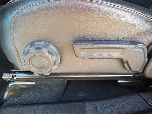 Used 2023 Jeep Gladiator Rubicon w/ Cold Weather Group image 15