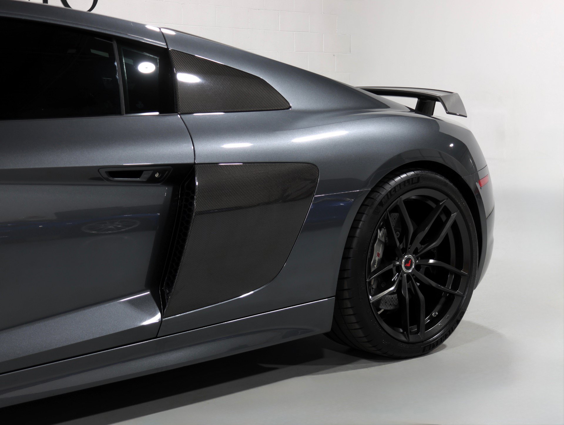 Used 2017 Audi R8 V10 plus AWD/4WD image 32