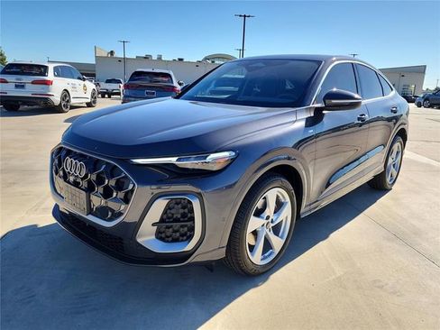 New 2025 Audi Q5 Prestige image 3