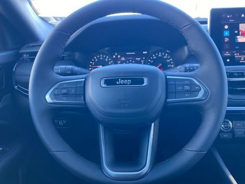 New 2026 Jeep Compass Latitude image 25