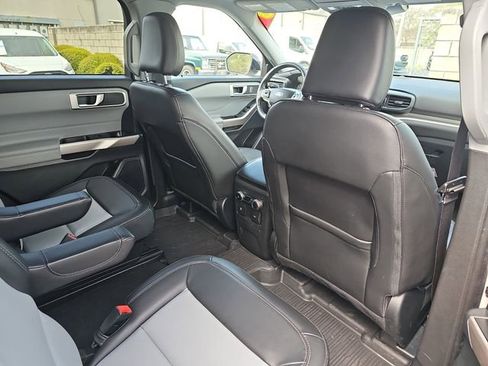 Used 2023 Ford Explorer XLT w/ Equipment Group 202A AWD/4WD image 12