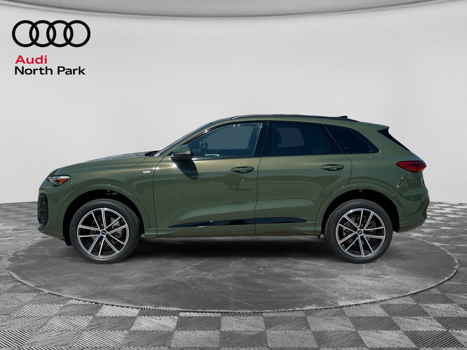 New 2026 Audi Q5 Premium AWD/4WD image 2