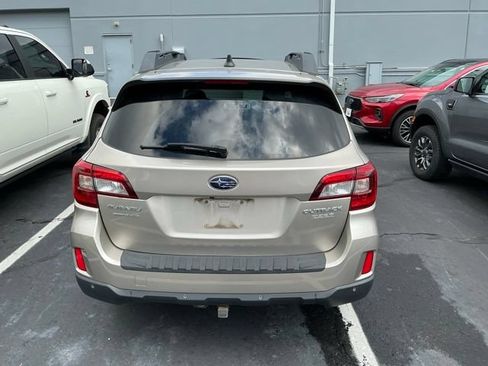 Used 2017 Subaru Outback 2.5i Limited AWD/4WD image 6