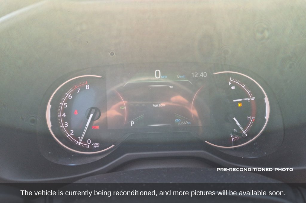 Used 2025 Toyota RAV4 LE AWD/4WD image 16