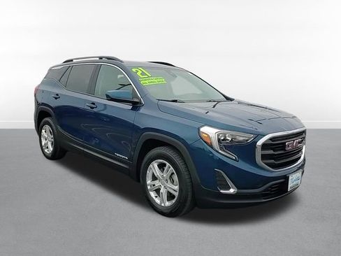 Used 2021 GMC Terrain SLE w/ Driver Convenience Package image 3