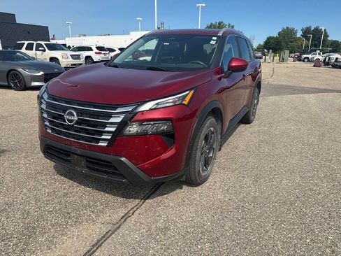 Used 2024 Nissan Rogue SV w/ SV Premium Package AWD/4WD image 1