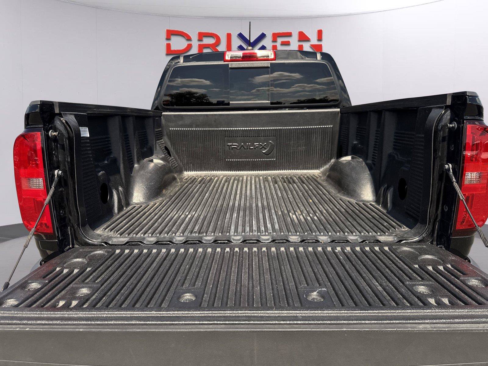 Used 2021 Chevrolet Colorado Z71 AWD/4WD image 32