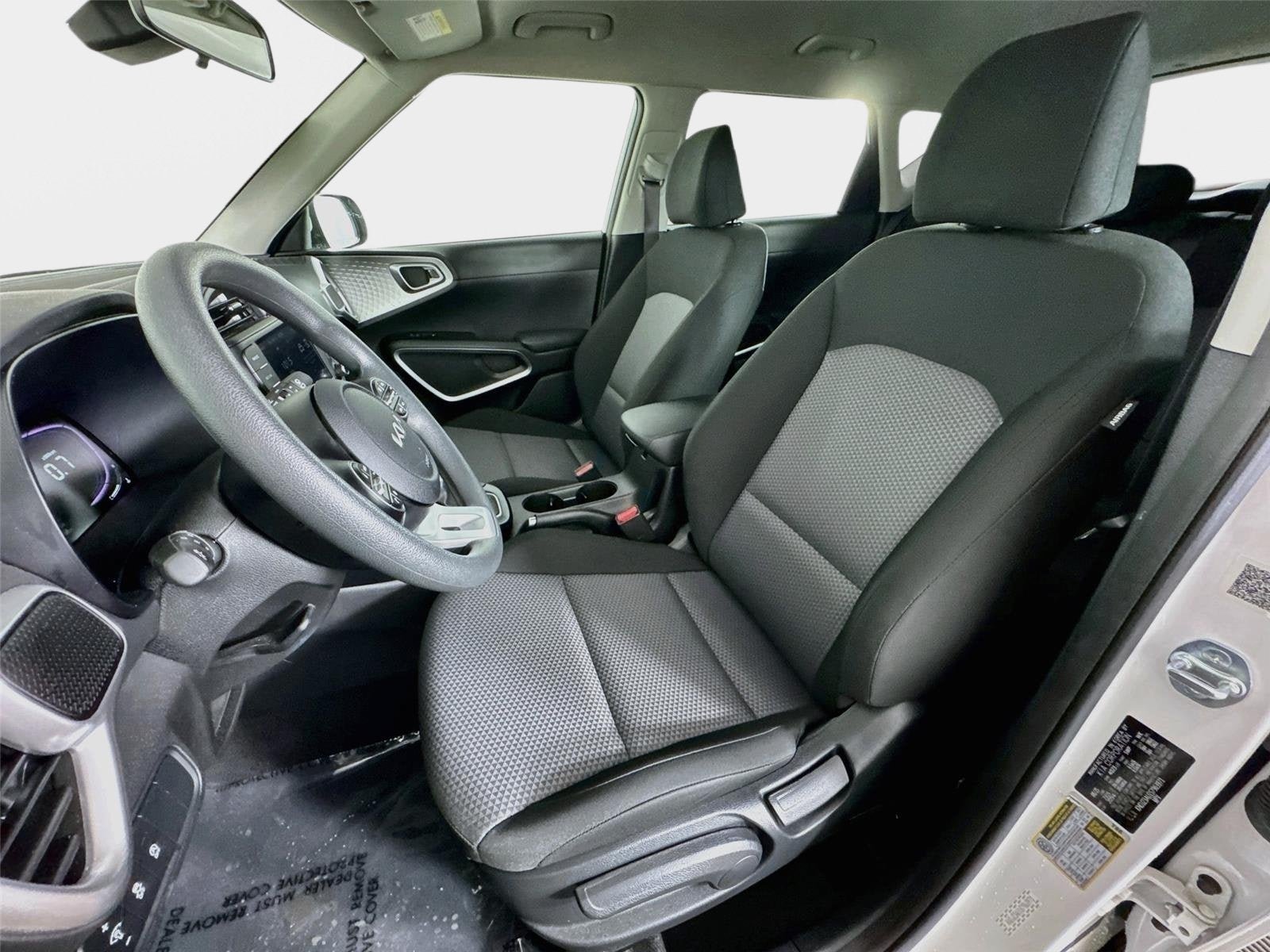 Certified 2025 Kia Soul LX w/ LX Technology Package FWD image 11
