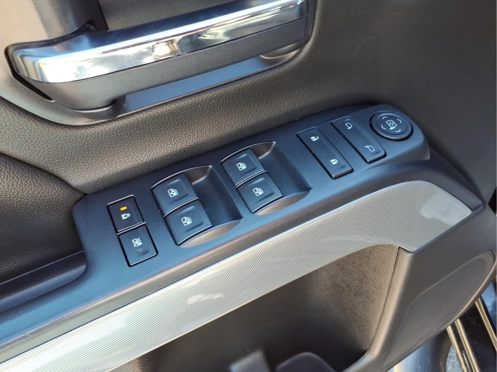 Used 2018 Chevrolet Silverado 1500 LT w/ Midnight Edition AWD/4WD image 14