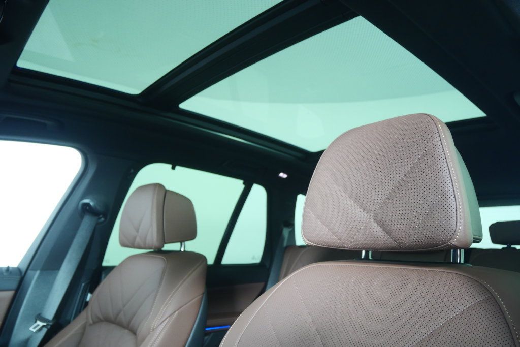 Certified 2026 BMW X5 M60i w/ Executive Package AWD/4WD image 11