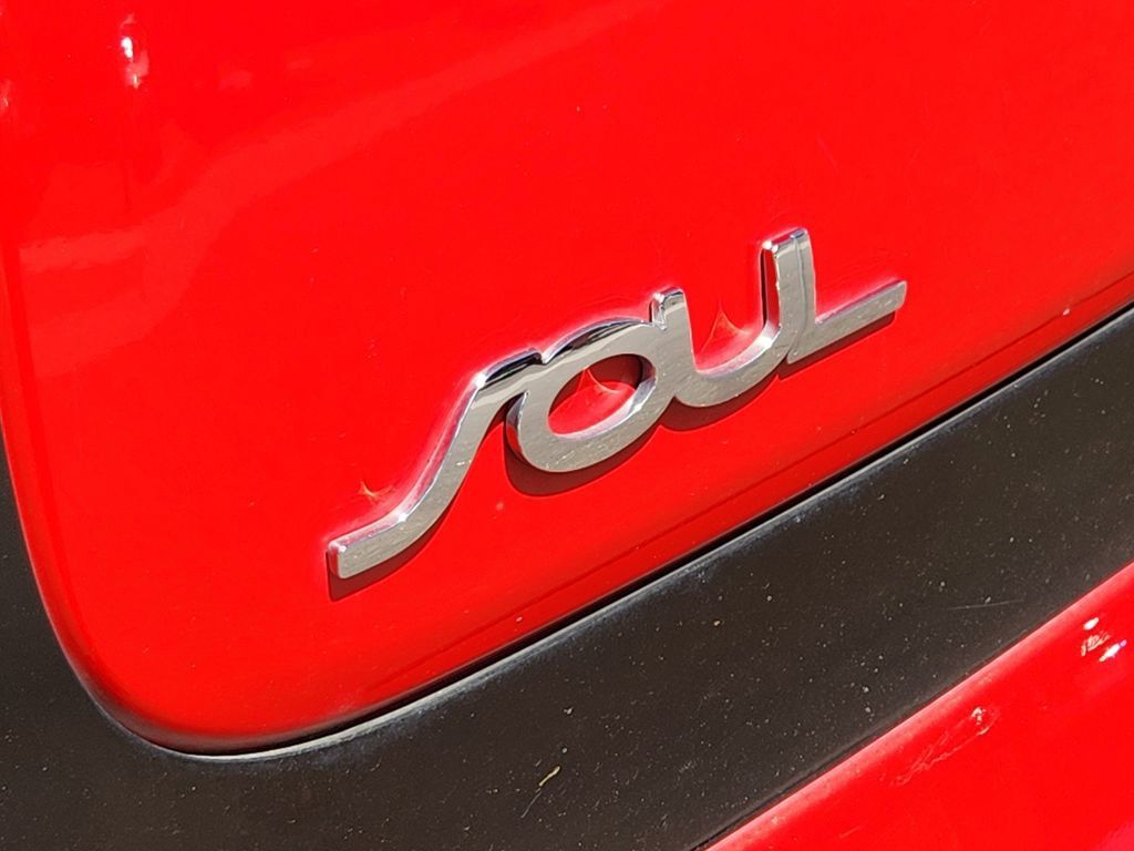 Used 2016 Kia Soul + w/ Designer's Package FWD image 11