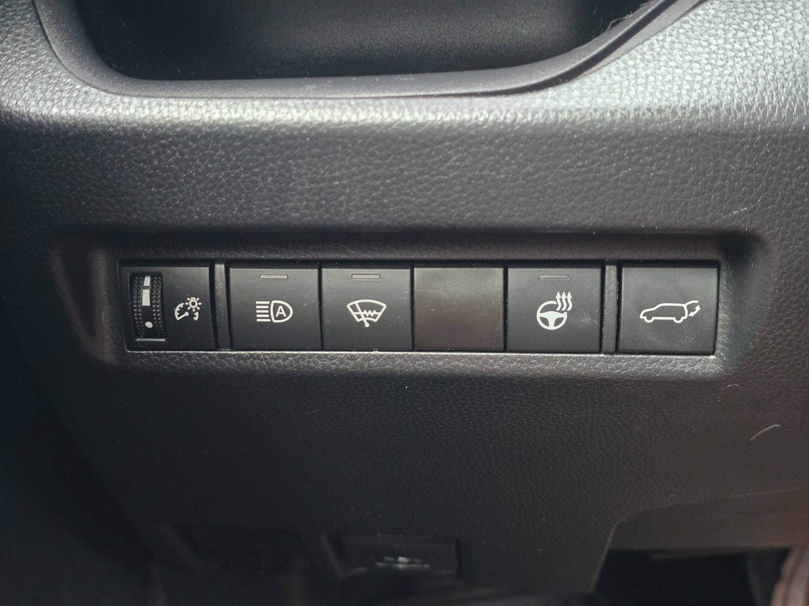 Used 2022 Toyota RAV4 XLE w/ Convenience Package AWD/4WD image 22