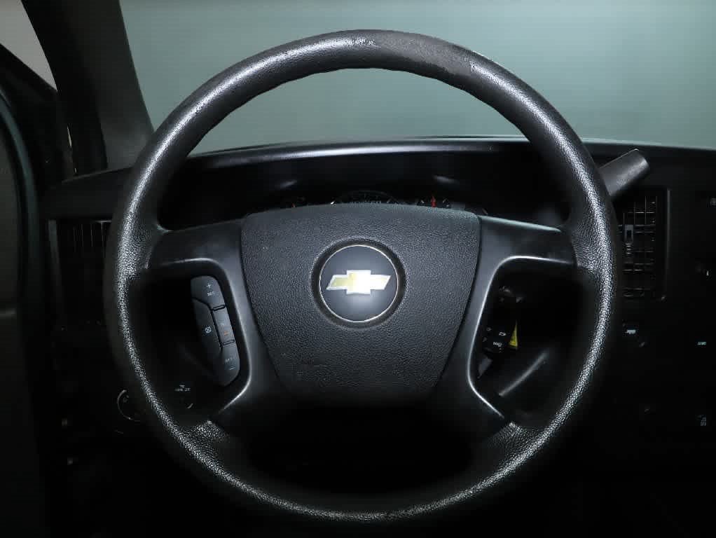Used 2014 Chevrolet Express 2500 RWD image 17