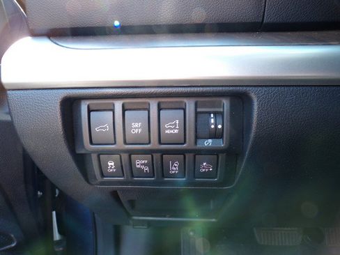 Used 2017 Subaru Outback 3.6R Limited AWD/4WD image 12