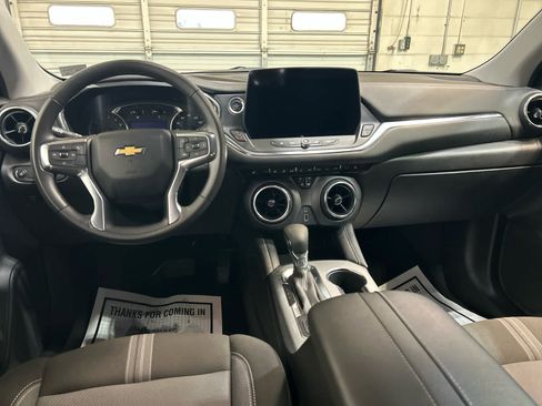 Used 2025 Chevrolet Blazer LT AWD/4WD image 4