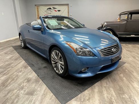 Used 2012 INFINITI G37 Convertible w/ Premium Pkg RWD image 2