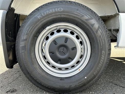 New 2025 Mercedes-Benz Sprinter 2500 image 11