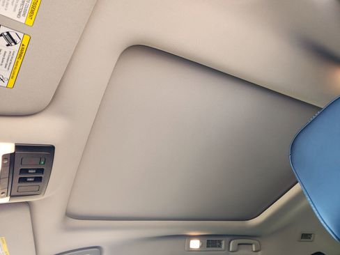 Used 2025 Nissan Pathfinder Platinum w/ Cargo Package image 29