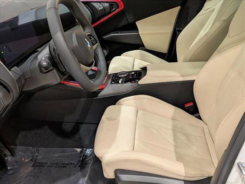 Used 2025 BMW X3 xDrive30i w/ Convenience Package image 17