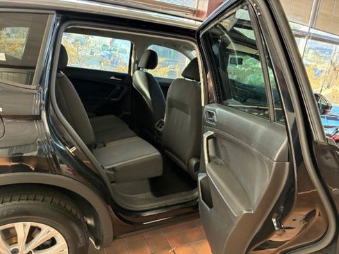 Used 2020 Volkswagen Tiguan S image 35