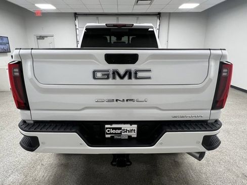 Used 2024 GMC Sierra 3500 Denali Ultimate image 9