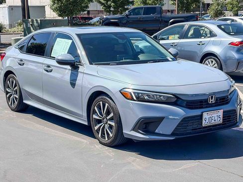 Used 2024 Honda Civic EX image 5