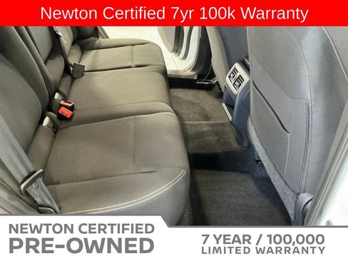 Used 2025 Nissan Rogue S FWD image 16