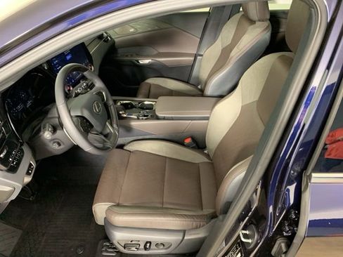 Used 2025 Lexus RX 350 AWD w/ Convenience Package image 29